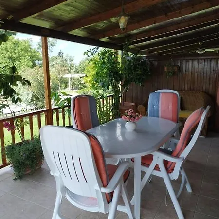 Semesterbostad Ivonnis Garden 120m From Dikella Denize & Bbq *