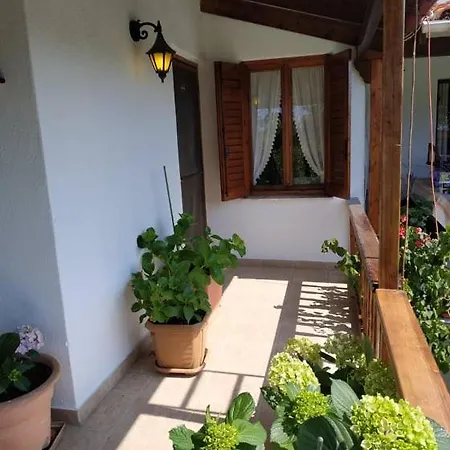 Ivonnis Garden 120m From Dikella Denize & Bbq *