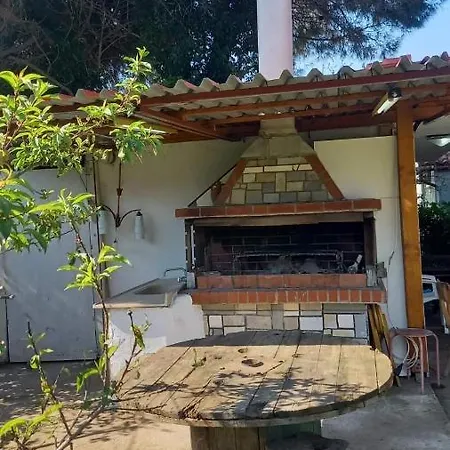 Ivonnis Garden 120m From Dikella Denize & Bbq *
